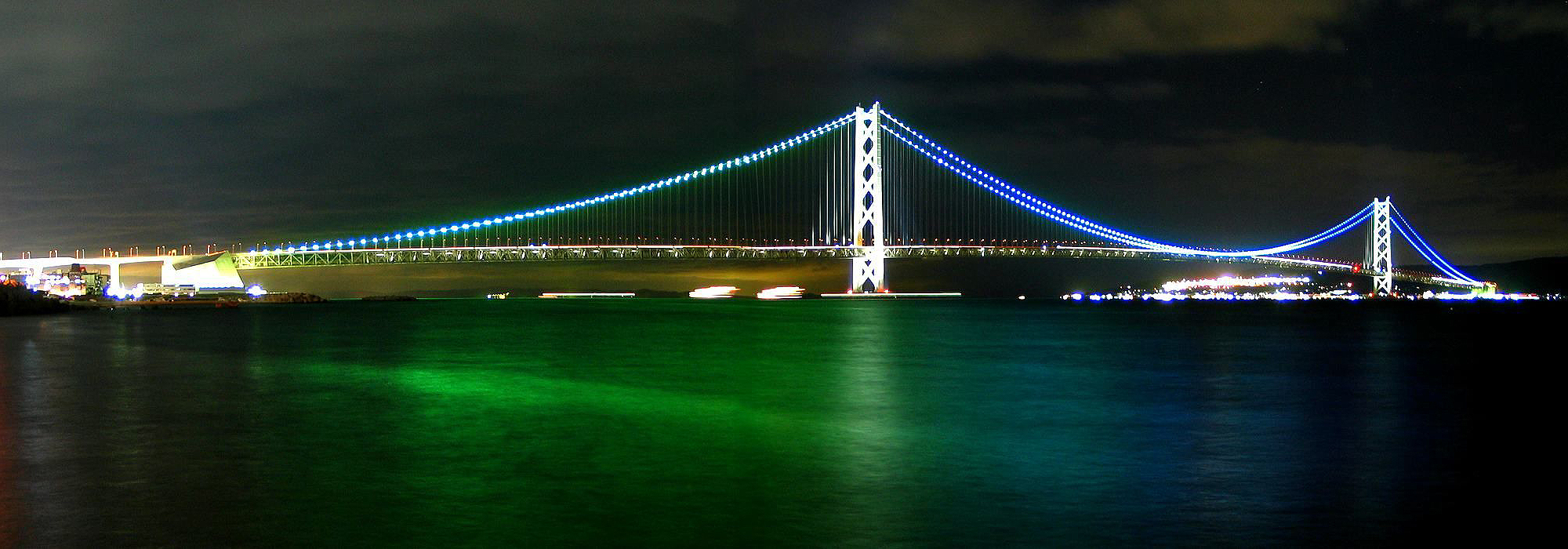 明石海峡大橋の夜景